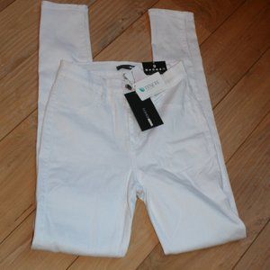 White Jean Fashion NOVA 9 (W28) NWT